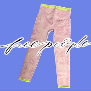 NWOT Free People Movement Good Karma 7/8 High-Rise Leggings. Size M/L 🌺🧘🏻‍♀️